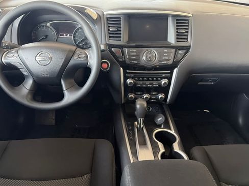 Used 2017 Nissan Pathfinder S FWD image 3