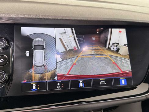 Used 2023 Buick Envision Avenir FWD image 30