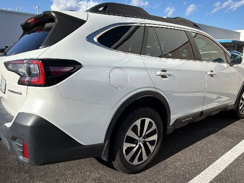 Used 2022 Subaru Outback Premium AWD/4WD image 2