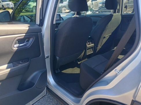 Used 2024 Nissan Rogue SV AWD/4WD image 20