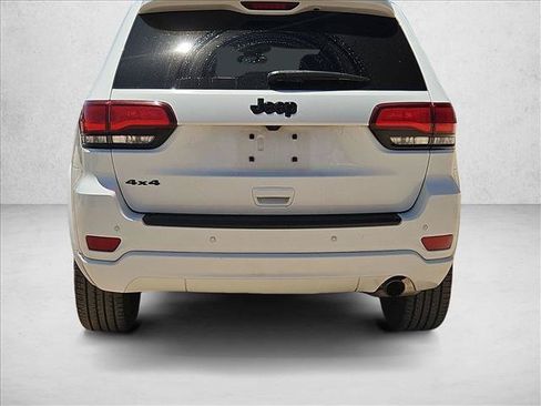 Used 2021 Jeep Grand Cherokee Laredo X AWD/4WD image 7