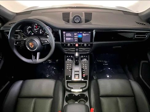 New 2026 Porsche Macan image 14