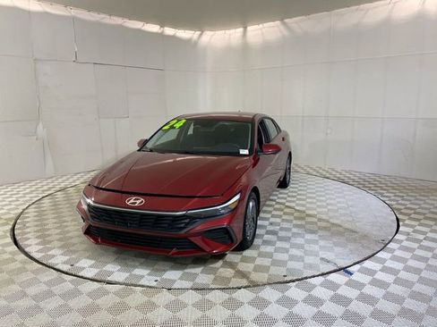 Used 2024 Hyundai Elantra SEL FWD image 20