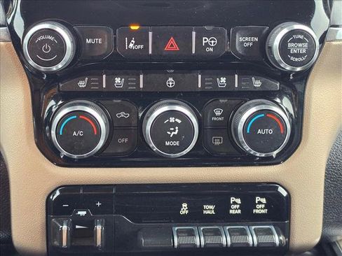 Used 2019 RAM 1500 Laramie AWD/4WD image 30