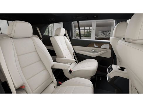 New 2026 Mercedes-Benz GLS 450 4MATIC image 4