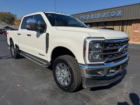 Used 2024 Ford F350 Lariat w/ Chrome Package image 9