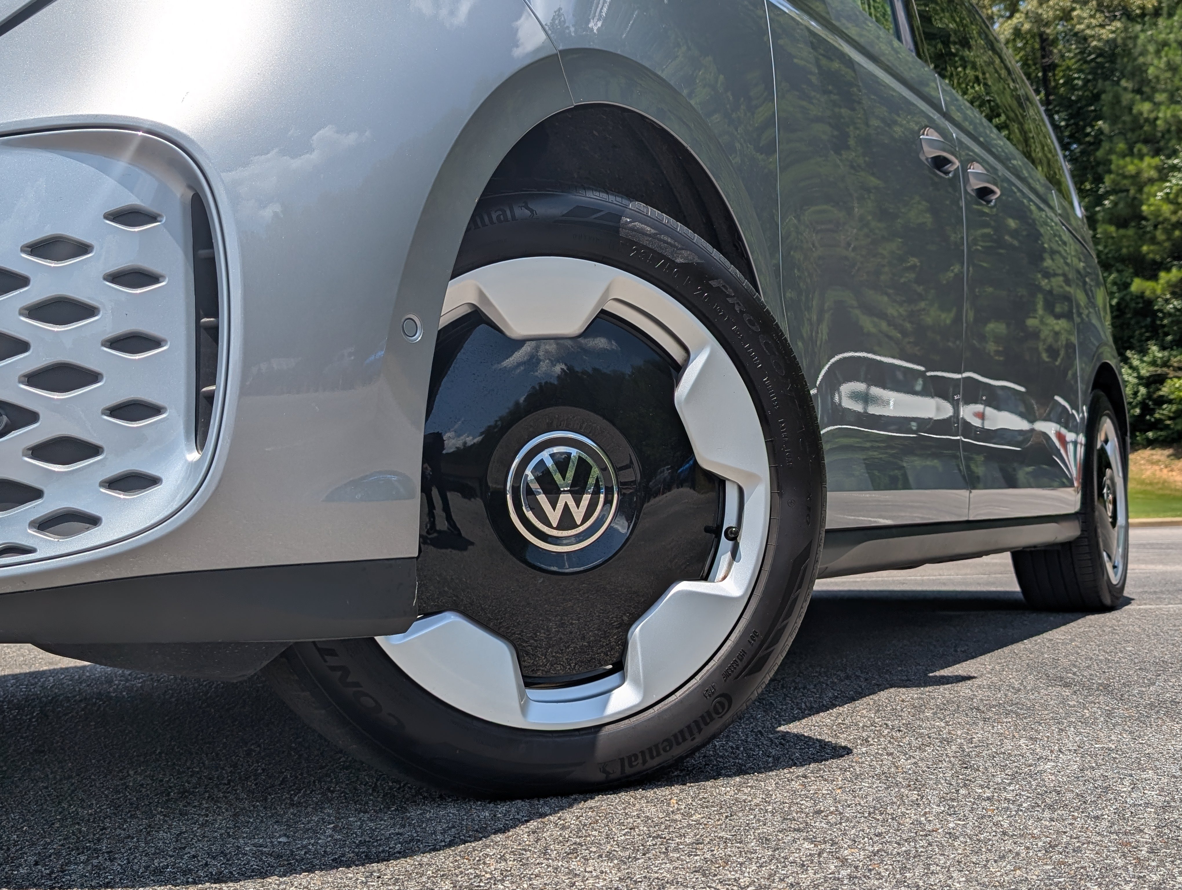 Used 2025 Volkswagen ID. Buzz Pro S RWD image 38