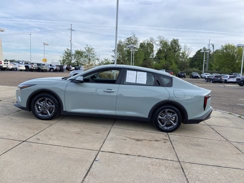 Used 2025 Kia K4 LXS image 6