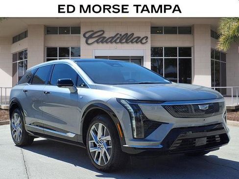 New 2025 Cadillac Optiq Luxury 2 image 5