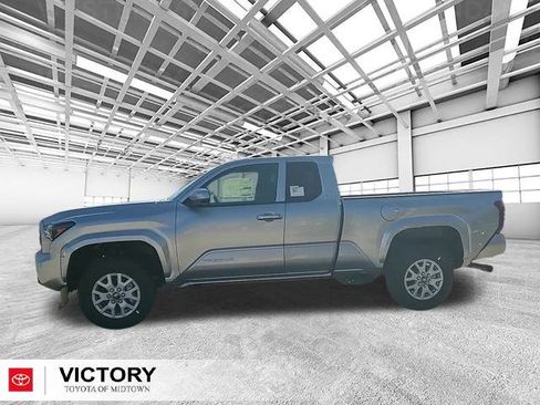 Used 2025 Toyota Tacoma SR5 image 6