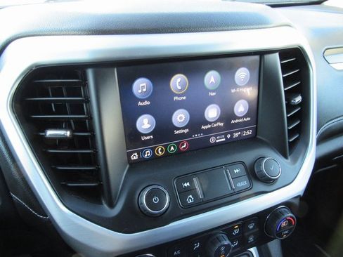 Used 2023 GMC Acadia SLT w/ Preferred Package image 14