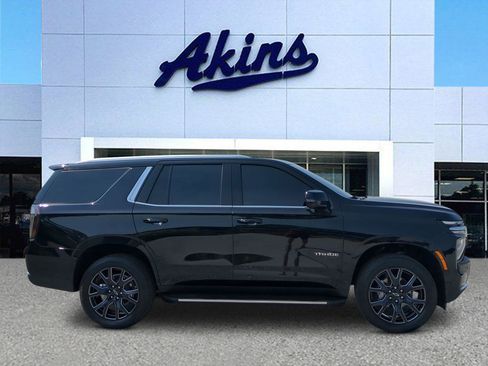 Used 2025 Chevrolet Tahoe LT w/ Comfort Package image 1
