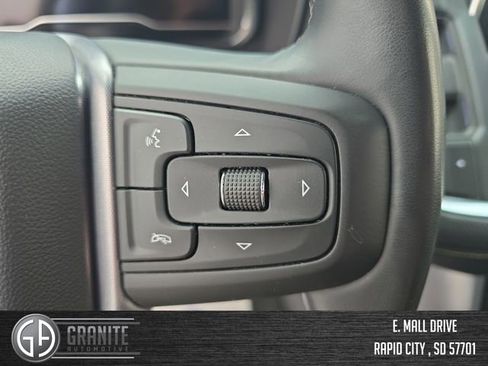 Used 2024 GMC Yukon XL SLT image 33