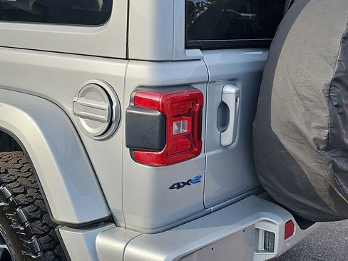 Used 2022 Jeep Wrangler Unlimited Sahara image 39