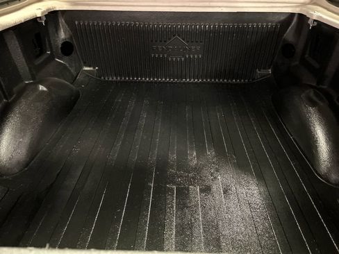 Used 2019 Ford F150 Lariat image 22