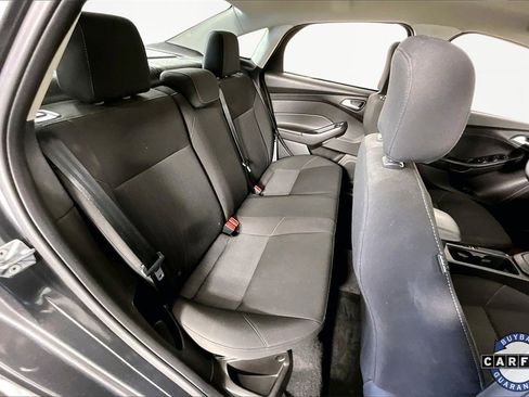 Used 2016 Ford Focus SE w/ SE Power Seat Package image 25