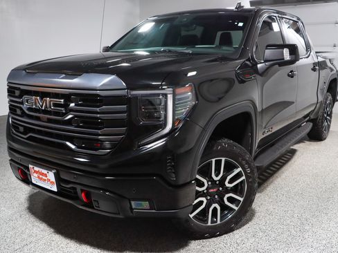 Used 2024 GMC Sierra 1500 AT4 w/ Technology Package AWD/4WD image 35
