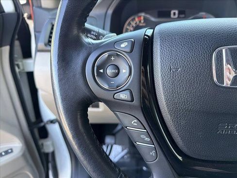 Used 2016 Honda Pilot Touring image 15