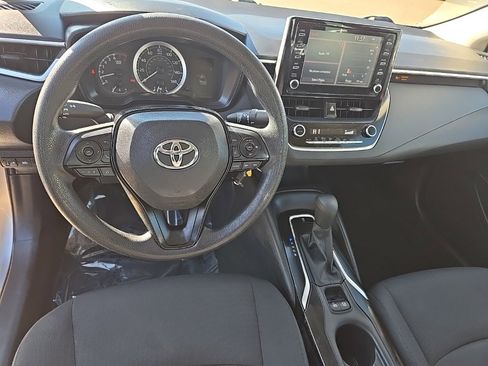 Used 2020 Toyota Corolla LE image 40