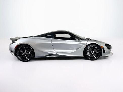 Used 2024 McLaren 750S RWD image 12