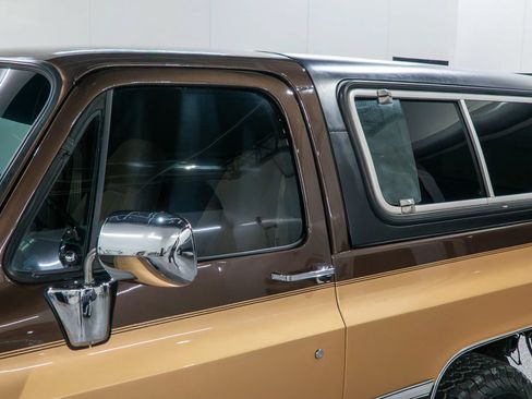 Used 1988 Chevrolet Blazer 4WD image 16