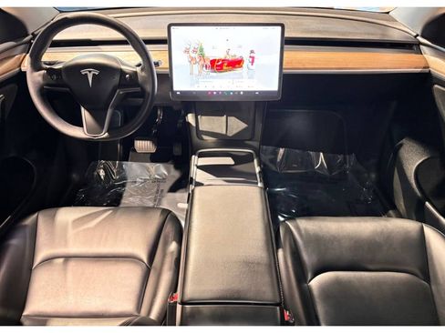 Used 2023 Tesla Model Y Long Range image 23