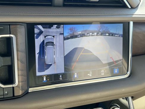 Used 2021 GMC Yukon XL Denali w/ Denali Premium Package image 35