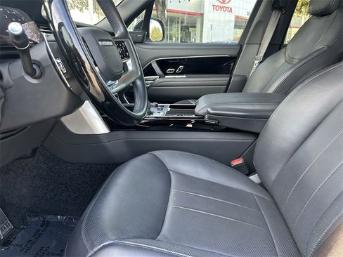 Used 2023 Land Rover Range Rover SE image 11