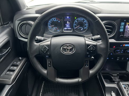 Used 2018 Toyota Tacoma TRD Off-Road image 28
