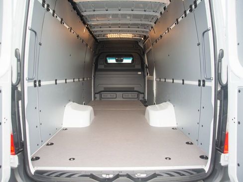 Used 2024 Mercedes-Benz Sprinter 3500 image 36