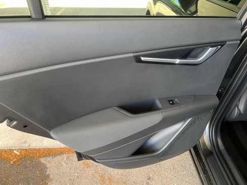 Certified 2024 Kia Niro EX FWD image 10