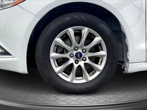 Used 2017 Ford Fusion S FWD image 9