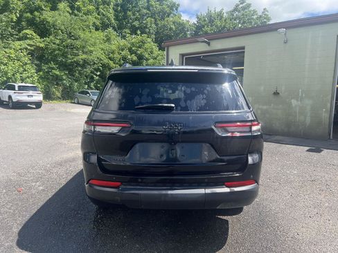Used 2023 Jeep Grand Cherokee L Altitude AWD/4WD image 4