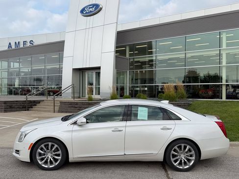 Used 2016 Cadillac XTS Premium FWD image 3
