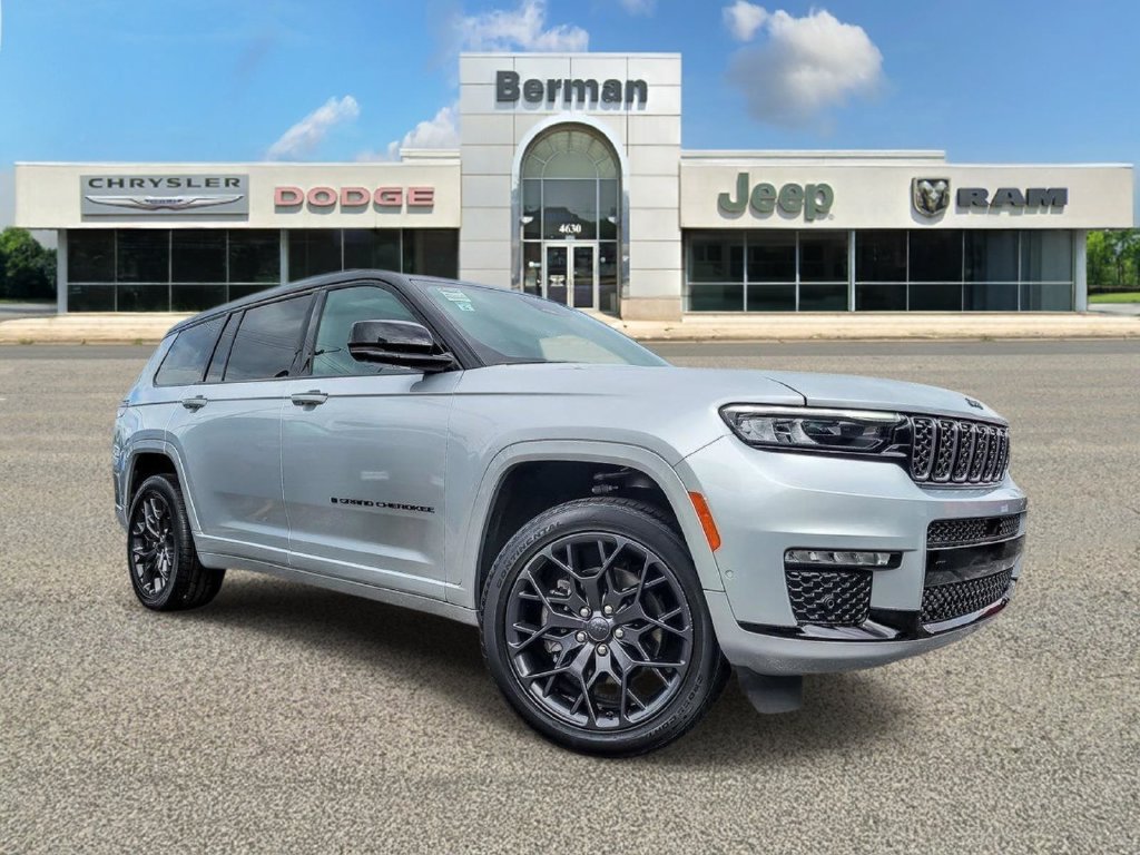 Used 2025 Jeep Grand Cherokee L Summit AWD/4WD image 1