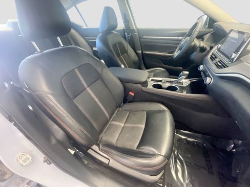 Used 2023 Nissan Altima 2.5 SR image 18