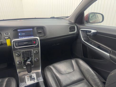 Used 2012 Volvo S60 T5 image 12