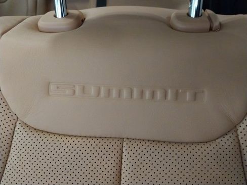 New 2025 Jeep Grand Cherokee Summit image 5