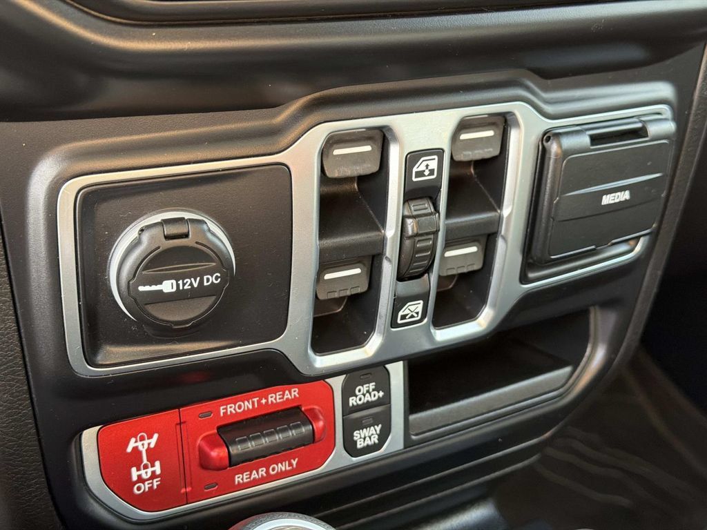 Used 2020 Jeep Gladiator Rubicon w/ LED Lighting Group AWD/4WD image 26