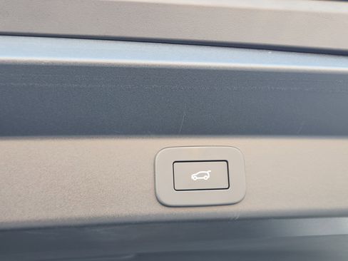 Certified 2025 Land Rover Range Rover Sport SE image 34