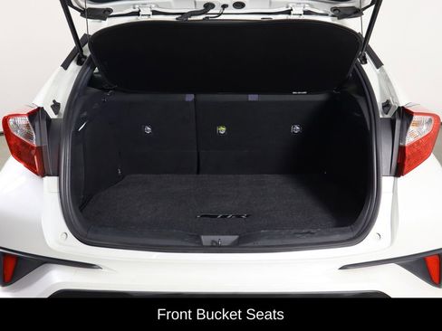 Used 2020 Toyota C-HR XLE image 17