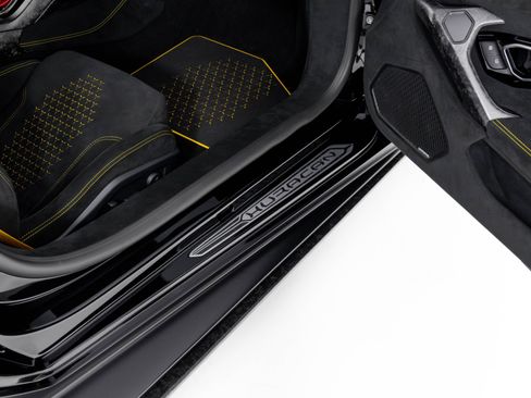 Used 2018 Lamborghini Huracan Performante image 39