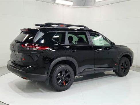 Certified 2025 Nissan Rogue SV AWD/4WD image 8