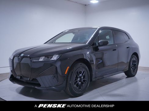 Used 2026 BMW iX xDrive60 image 1