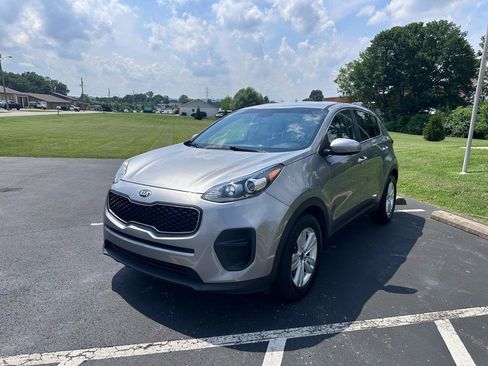 Used 2019 Kia Sportage LX FWD image 2