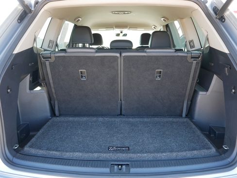 Used 2023 Volkswagen Atlas SE w/ Black Wheel Package image 18