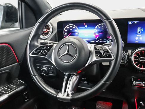 Used 2025 Mercedes-Benz GLA 250 4MATIC image 15