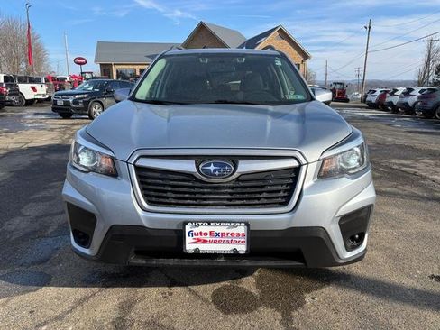 Used 2019 Subaru Forester Premium image 2