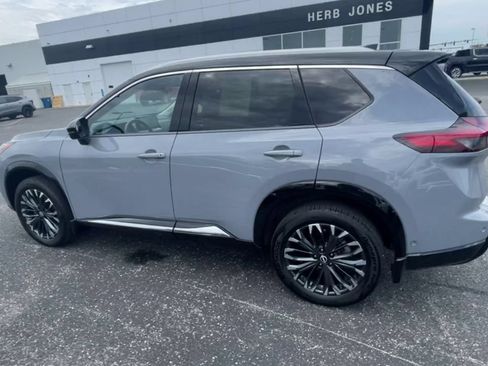 Used 2024 Nissan Rogue Platinum AWD/4WD image 7