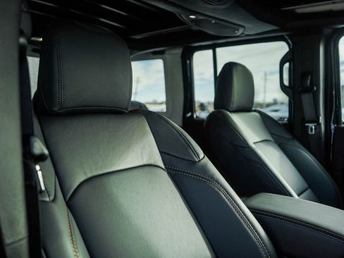 New 2026 Jeep Wrangler Unlimited Sahara AWD/4WD image 10